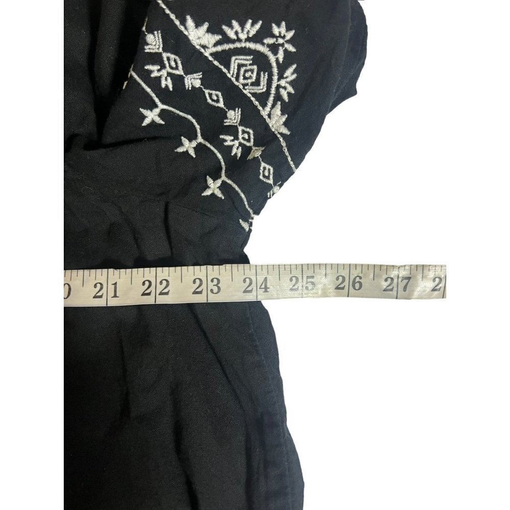 Time & Tru Women's Black & White Loose Top - Picture 4 of 6
